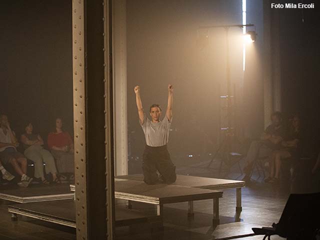 Difícil de explicar, por Julia Zac